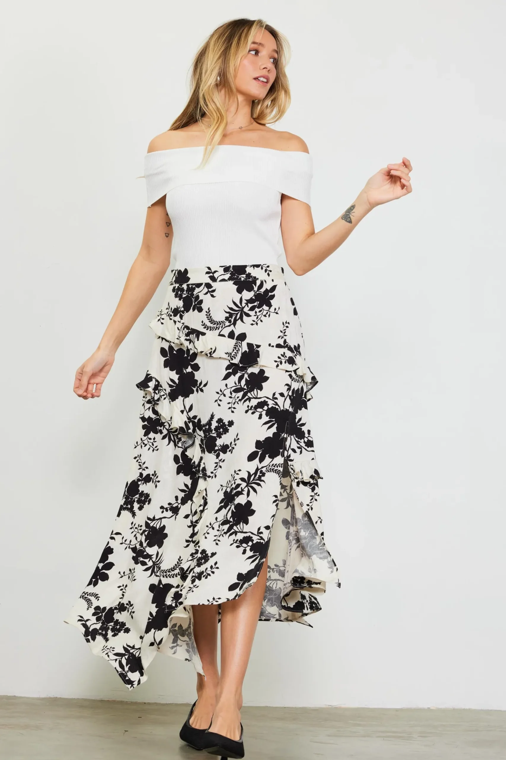 Amaya Jacquard Ruffle Asymmetrical Skirt*SKIES ARE BLUE Outlet