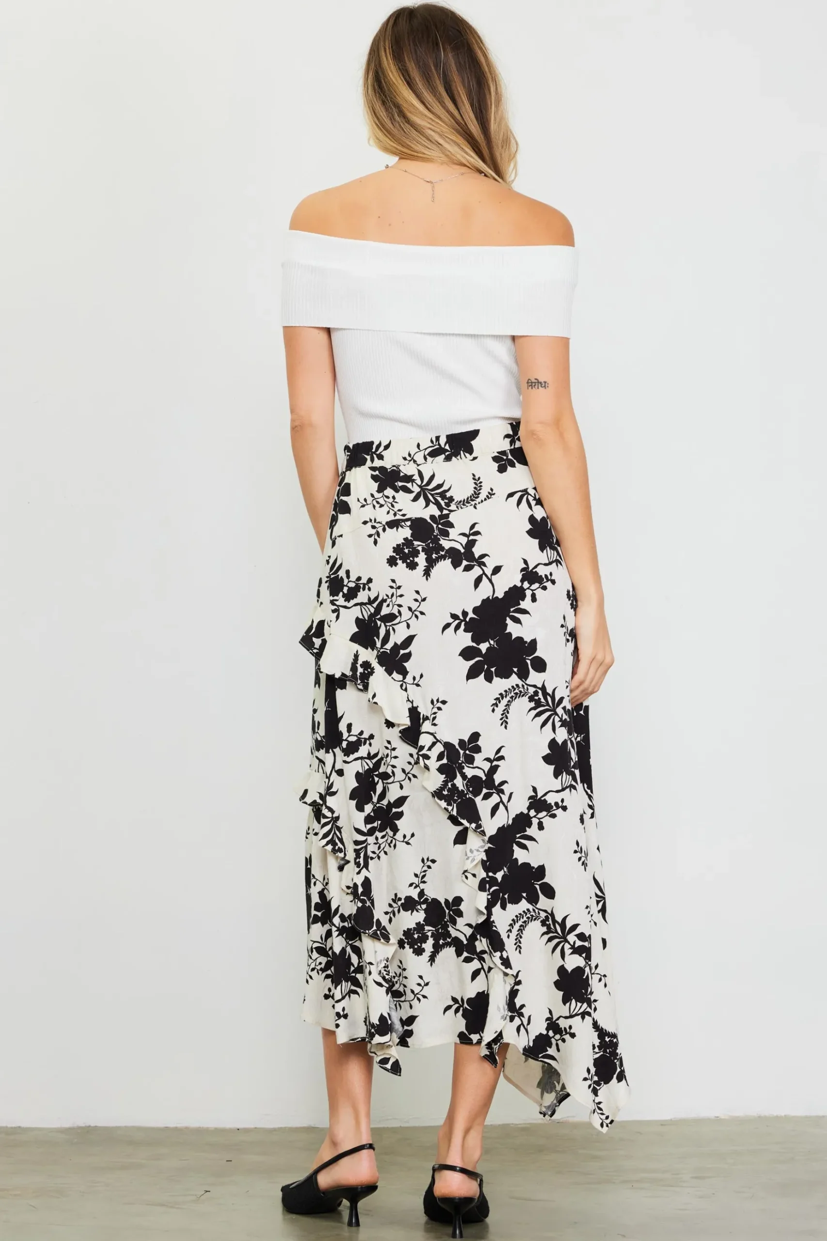 Amaya Jacquard Ruffle Asymmetrical Skirt*SKIES ARE BLUE Outlet