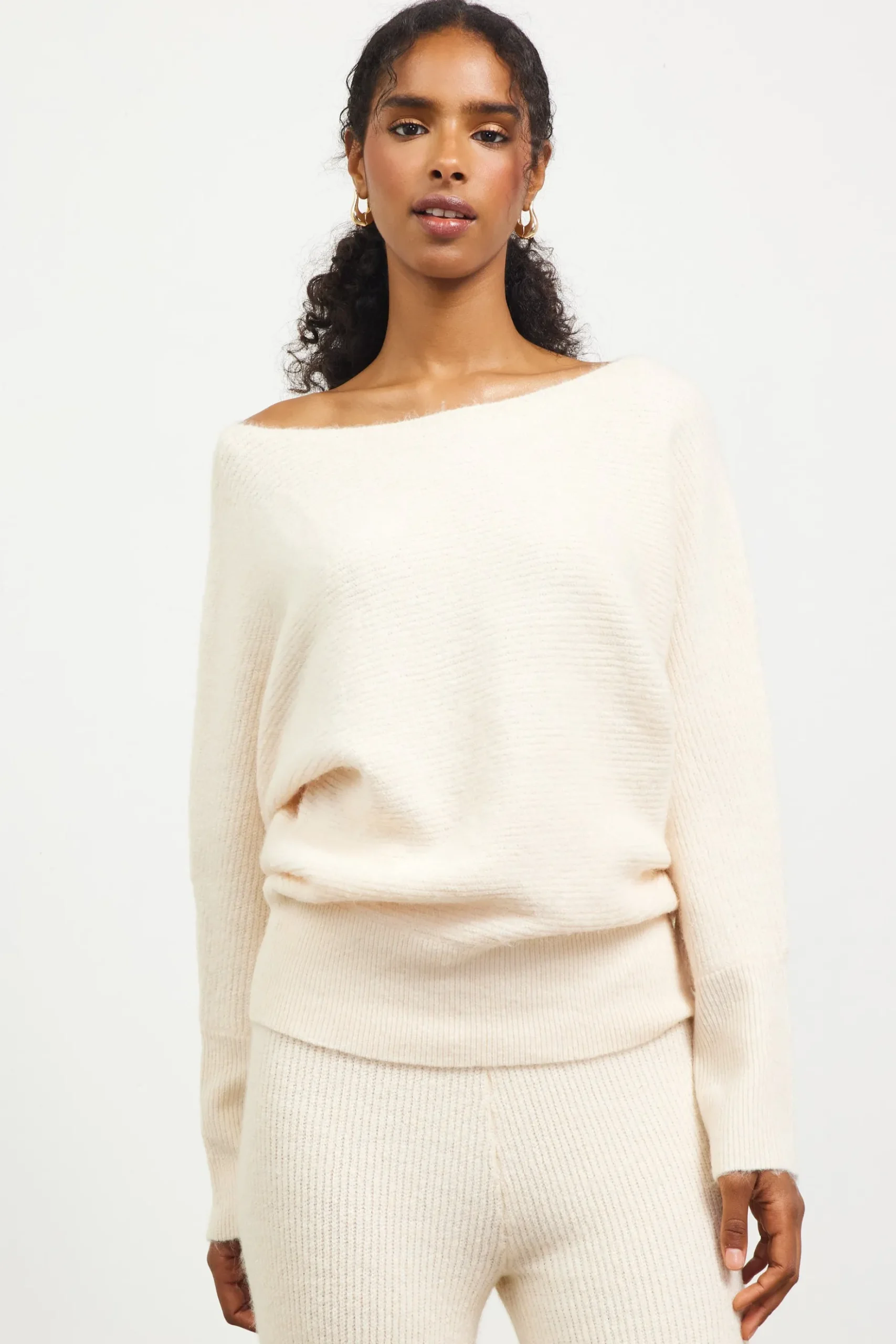 Boatneck Ribbed Knit Sweater*SKIES ARE BLUE Outlet