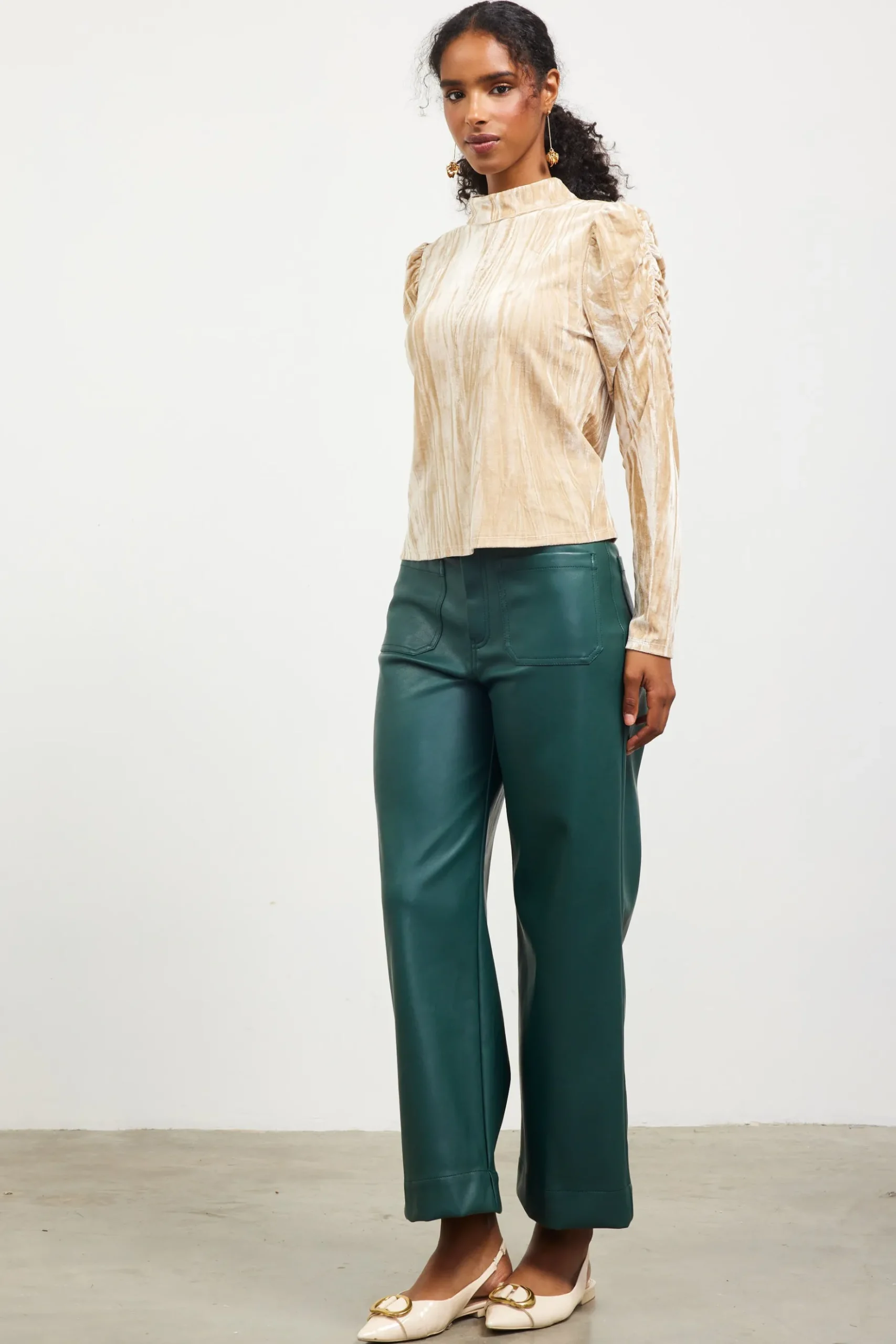 Crinkled Velvet Mock Neck Top*SKIES ARE BLUE Best