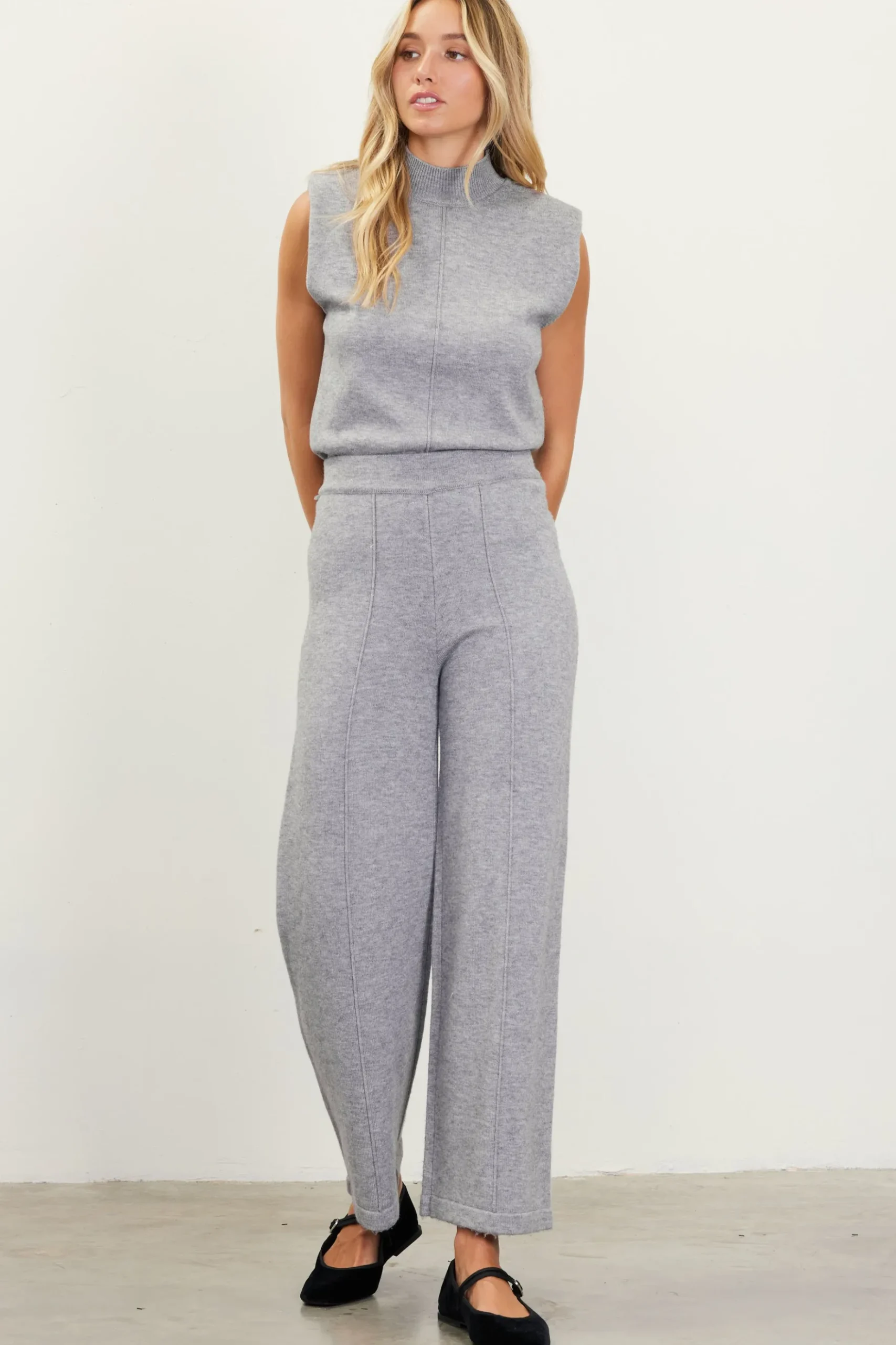 Cropped Knit Pants*SKIES ARE BLUE Sale