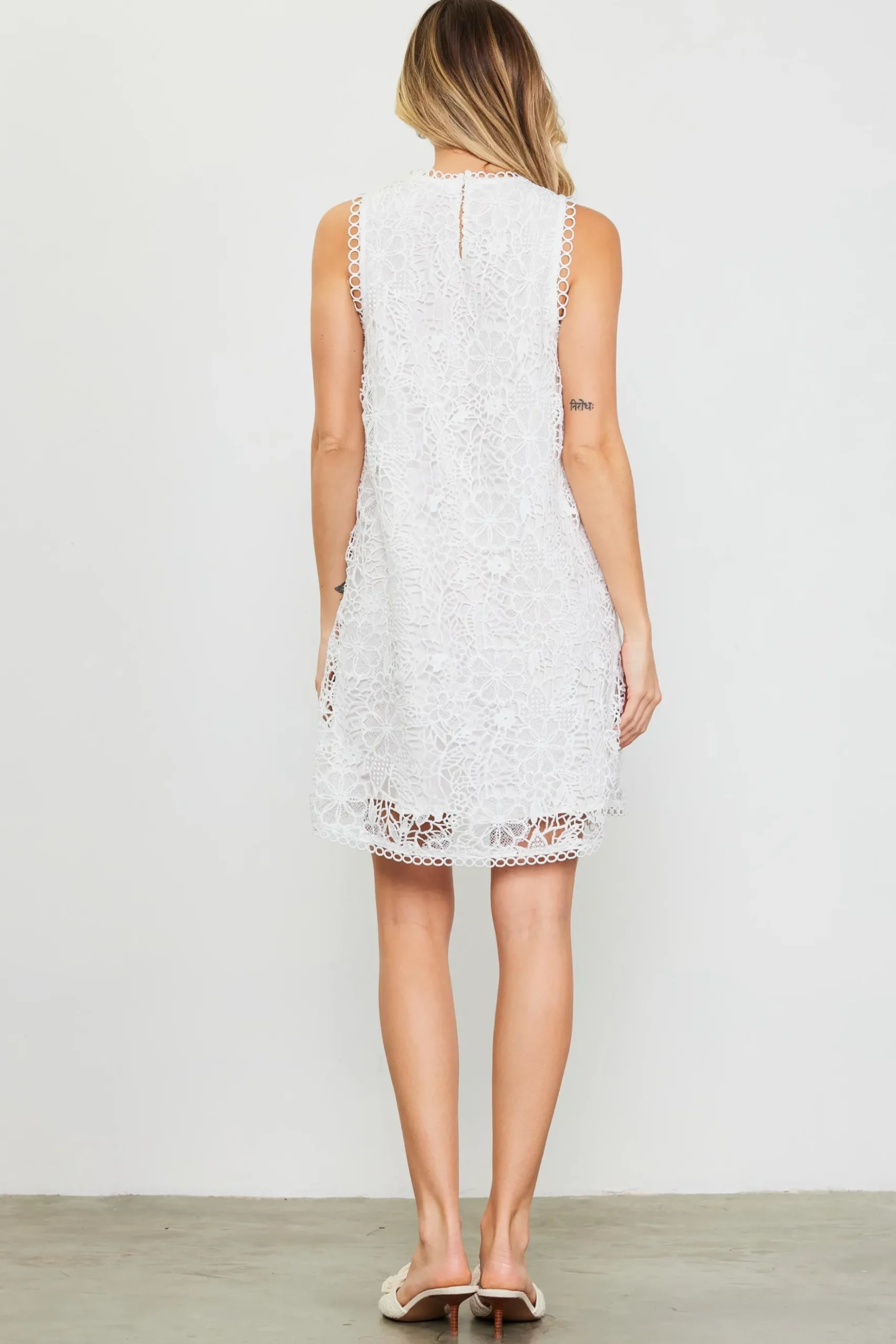 Embroidered Lace Eyelet Sleeveless Dress*SKIES ARE BLUE Online