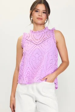 Eyelet Lace Top*SKIES ARE BLUE Best
