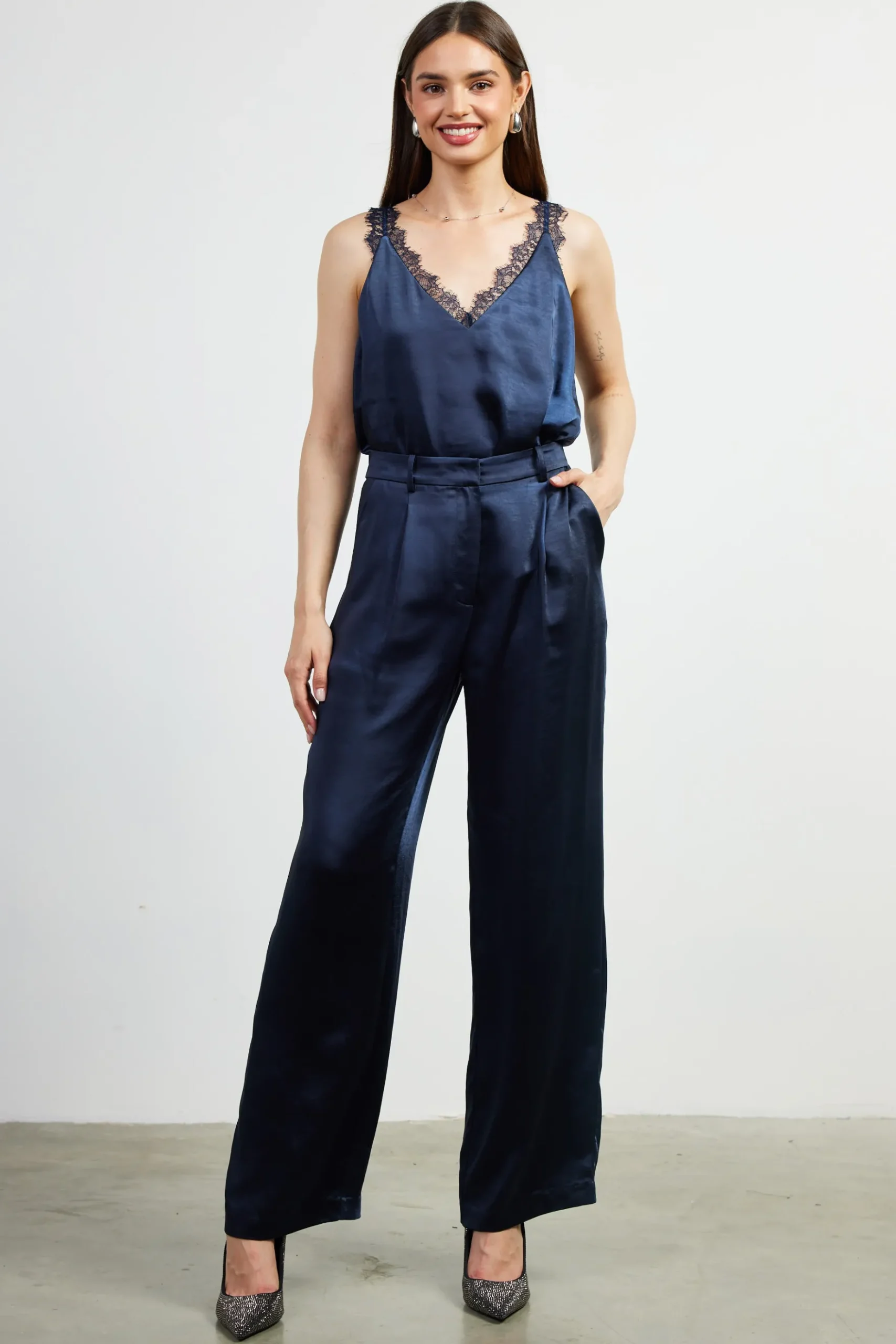 High Waisted Satin Straight Leg Pant*SKIES ARE BLUE Outlet