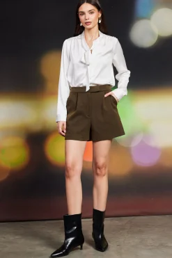 High-Rise Pleated Knit Shorts*SKIES ARE BLUE Sale