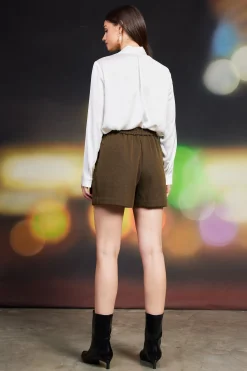High-Rise Pleated Knit Shorts*SKIES ARE BLUE Sale