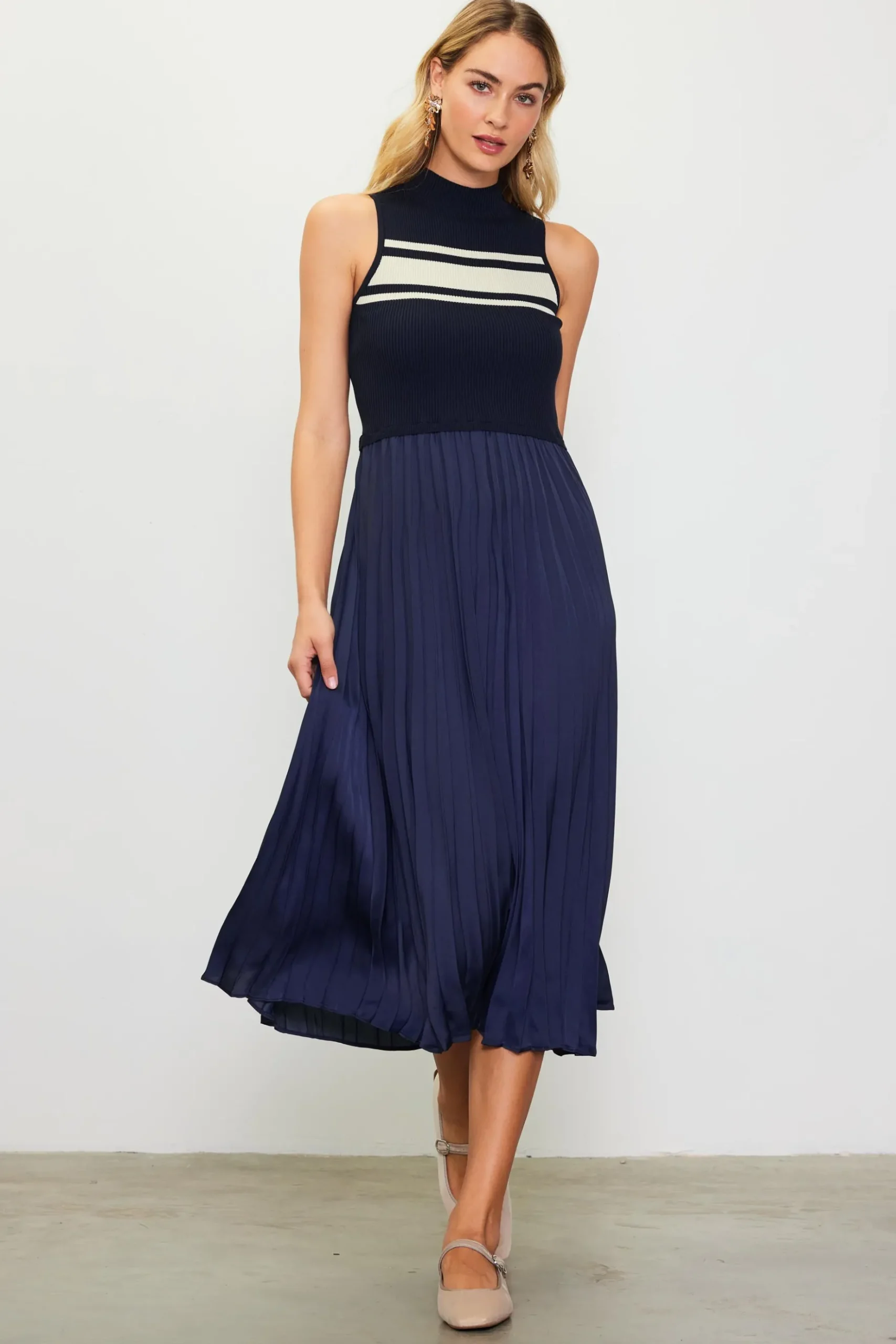 Mixed Media Pleated Midi Dress*SKIES ARE BLUE Outlet