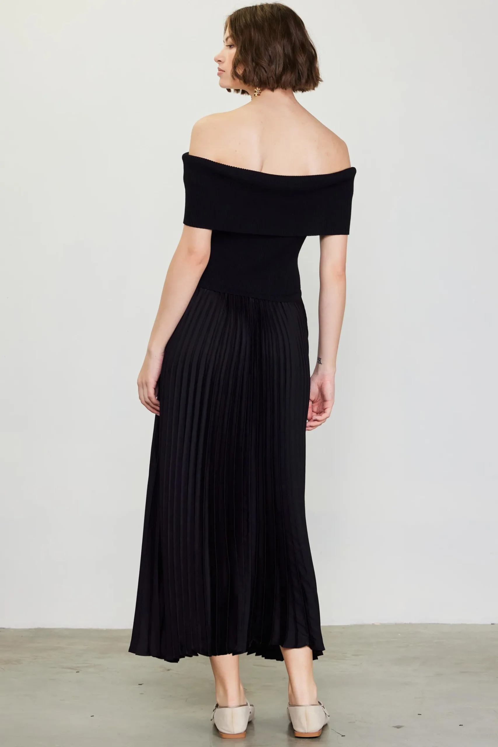 Off Shoulder Mixed Media Pleated Dress*SKIES ARE BLUE New