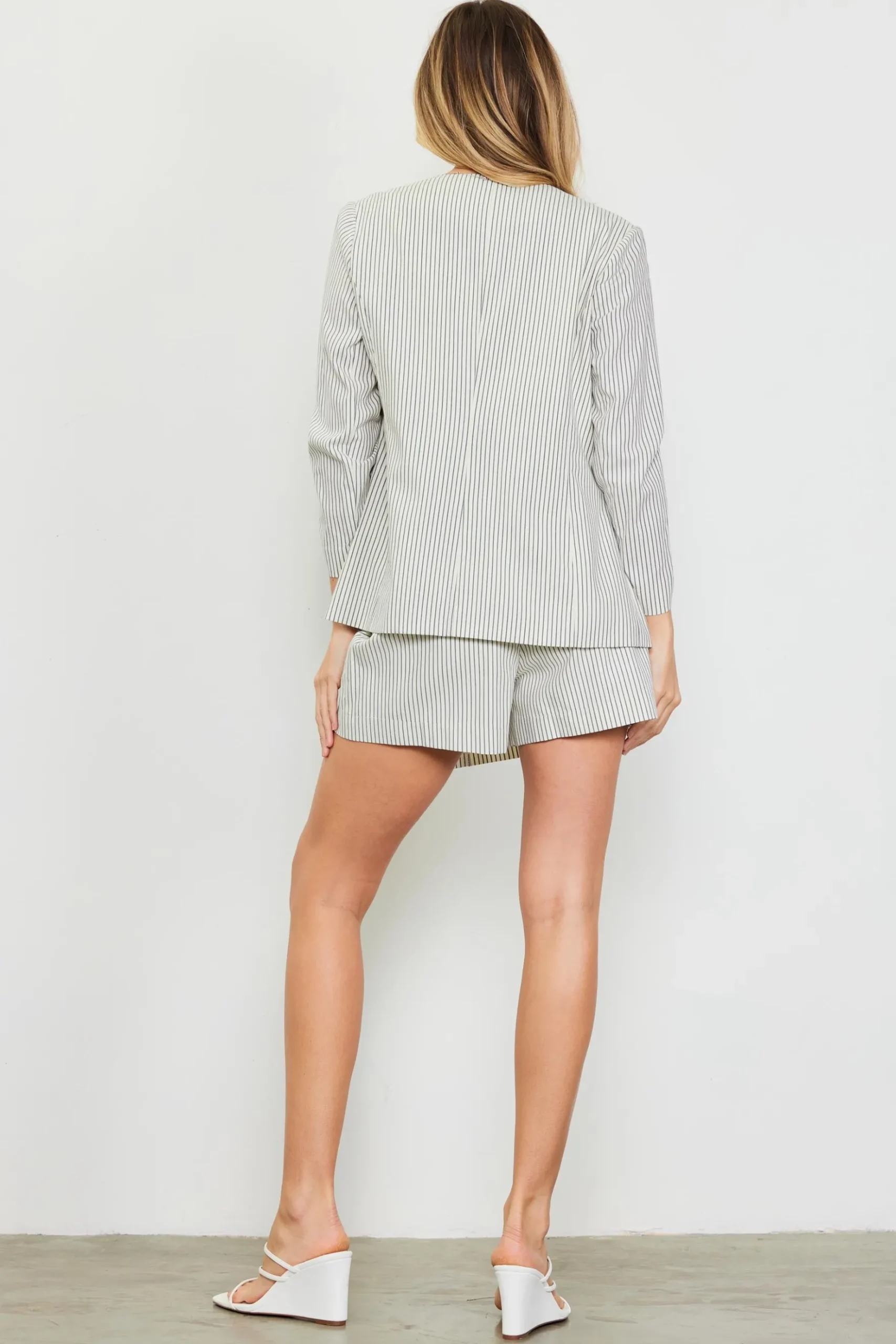 Pinstriped Shirred Sleeve Blazer*SKIES ARE BLUE Best