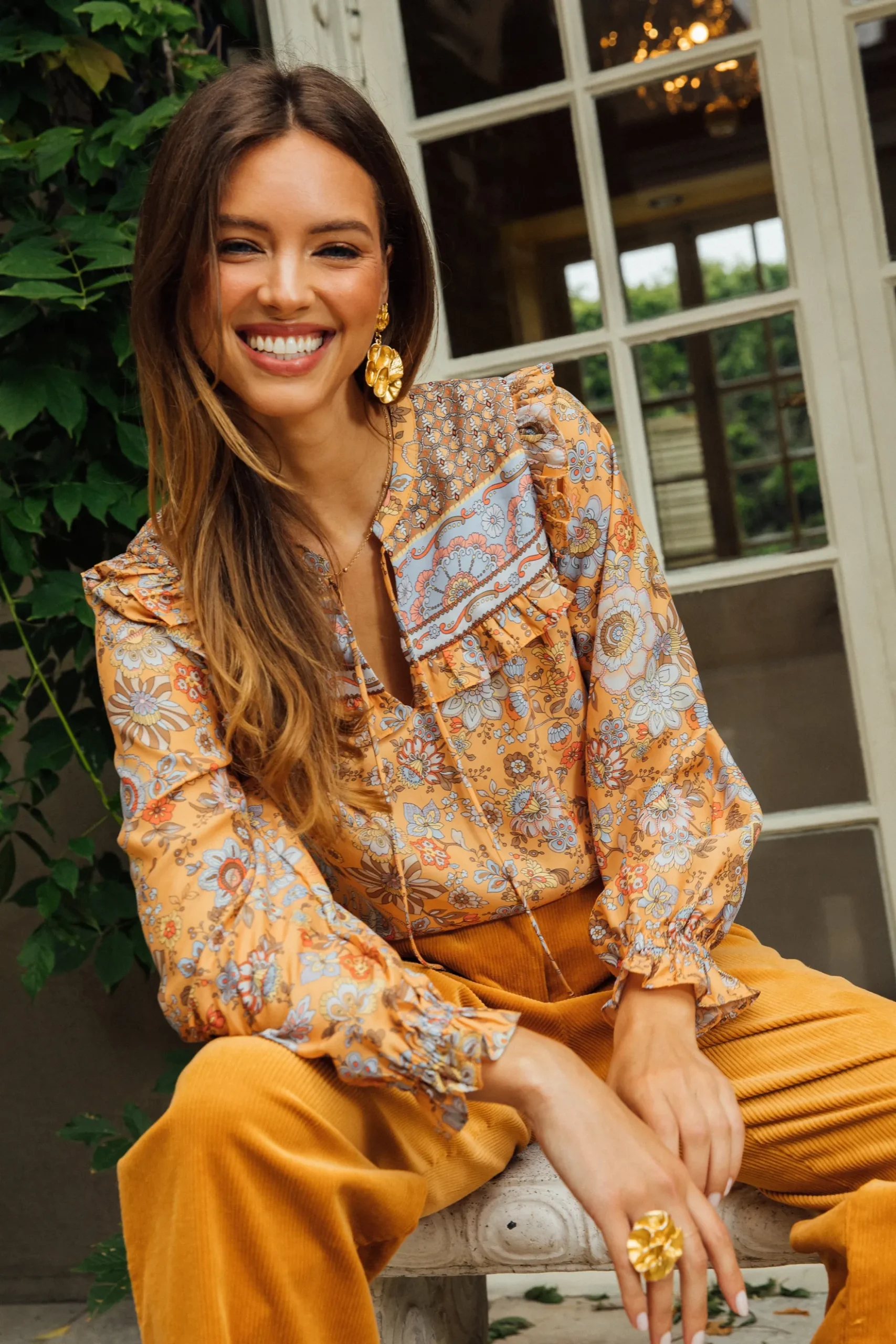 Retro Floral Motif Blouse*SKIES ARE BLUE