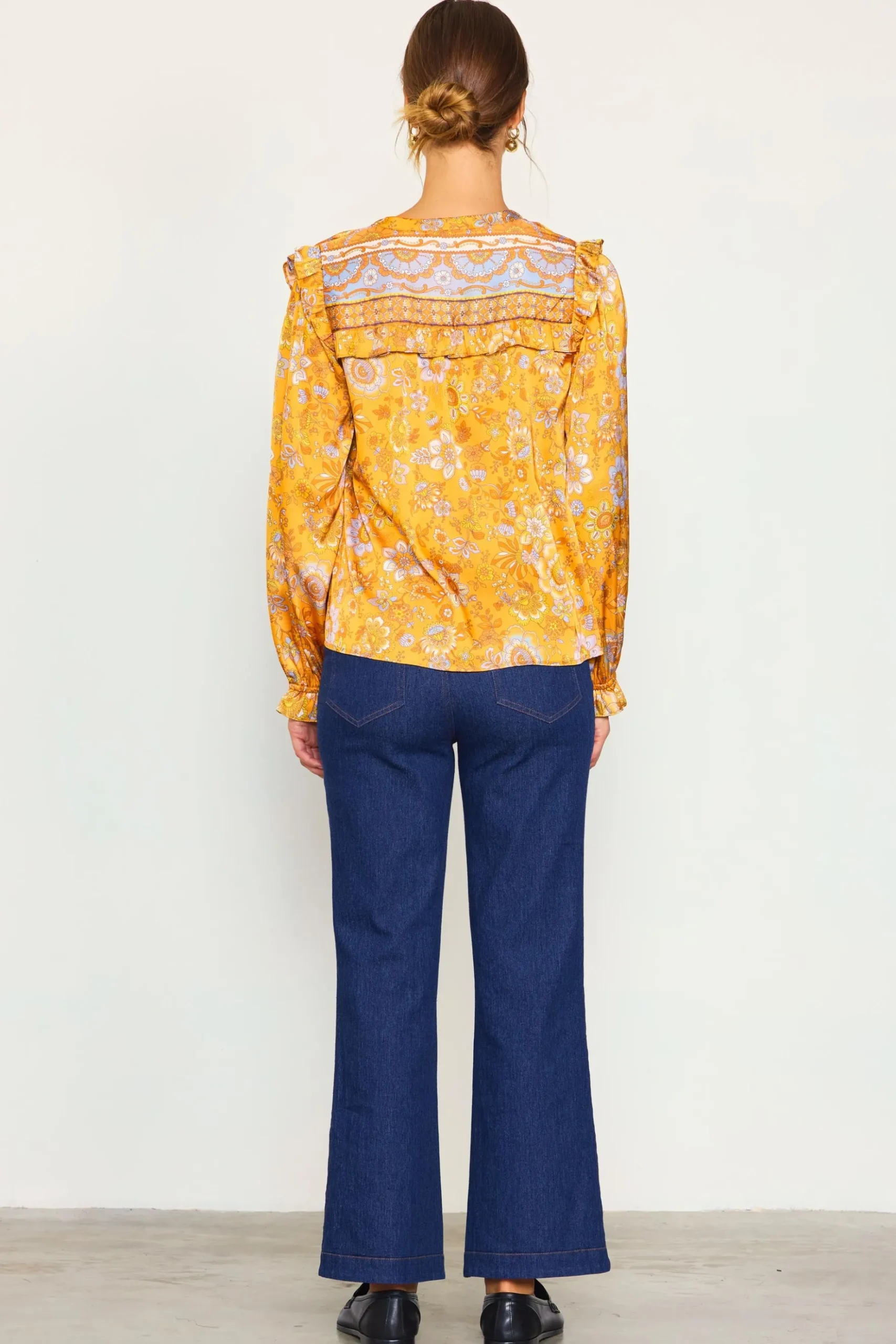 Retro Floral Motif Blouse*SKIES ARE BLUE